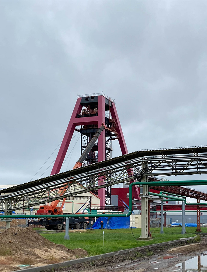 Mine headframe and processing plant